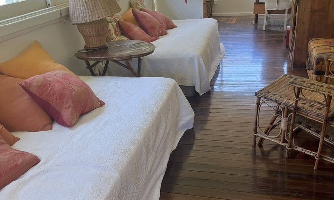 Patonga Cottage | The Oval Cottage Patongan