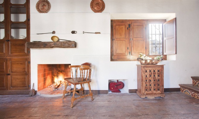 Escoznar Cottage | The oven, charming cottage