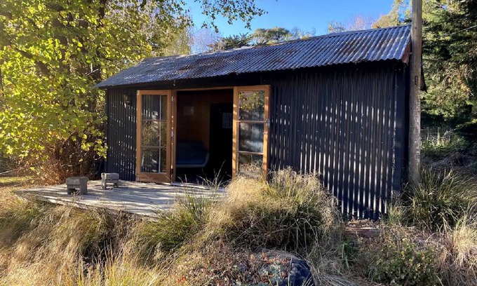 Port Levy Cabin | The Overleigh Shearers Quarters