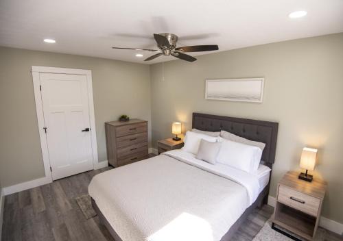 Burdett Apartment | The Overlook at Burdett Falls