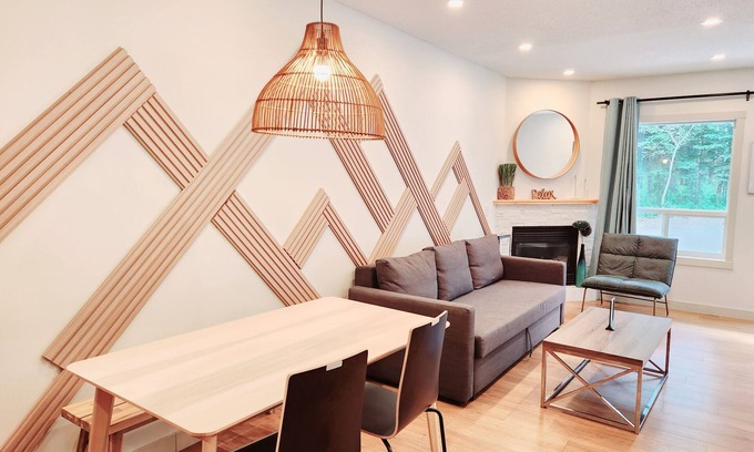 Harvie Heights House | The overlook stay - 2 suites - mountain view - Free parking - 3526