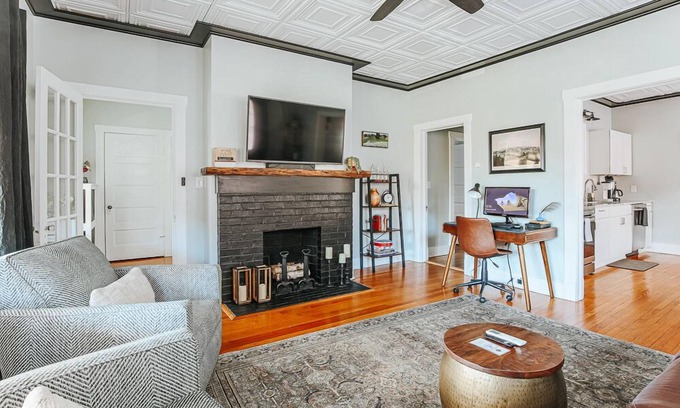 Staunton Apartment | The Overlook: Walk Downtown + City Views