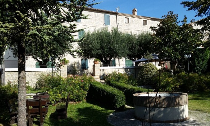 Avenale Apartment | The overview (apartment courtyard view 5)