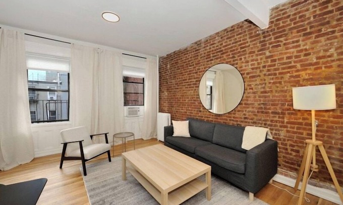 Central New York City Apartment | The Owen Vibe 8569