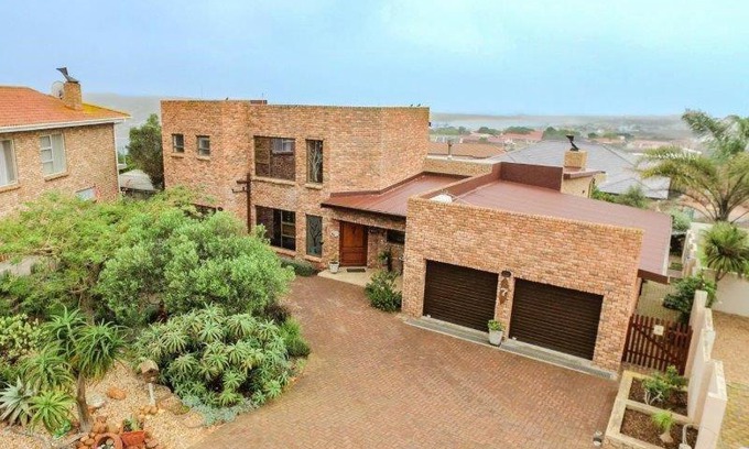 Still Bay Apartment | The Owl House