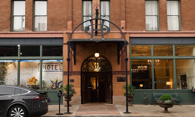 LoDo Hotel | The Oxford Hotel