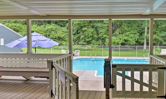 Weems House | 'The Oyster Bed' Retreat w/Pool & Game Room