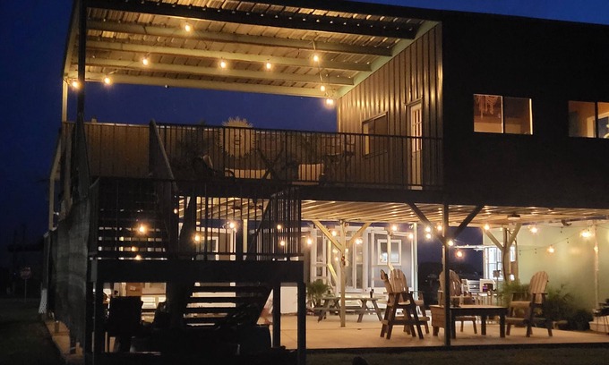 Port Lavaca Cabin | The Oyster Haus on Magnolia Beach