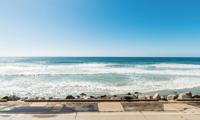 Townsite Condo | The Pacific Villas