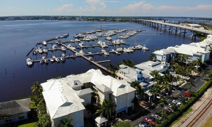 Stuart Condo | The Palm Tree Penthouse