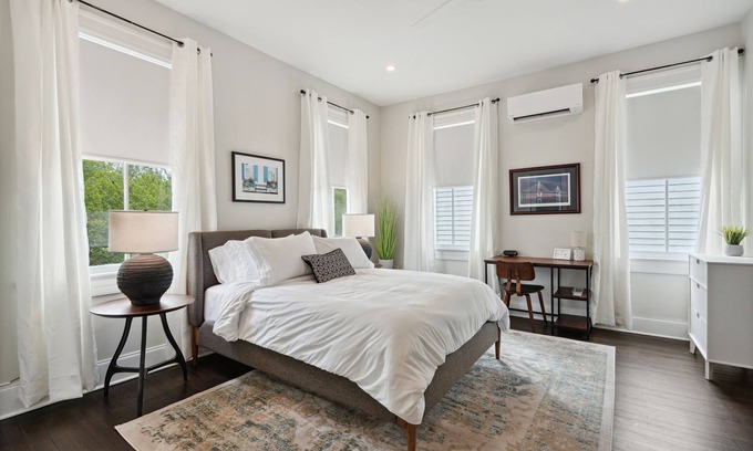 Cannonborough Elliotborough Apartment | The Palmetto Suite at 265 Rutledge