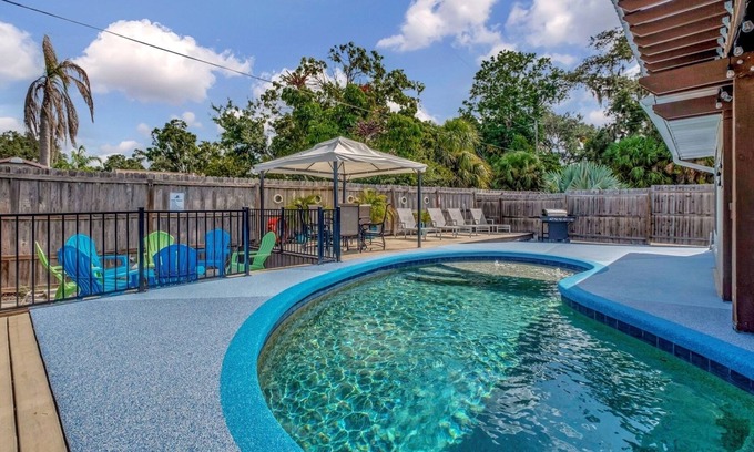 Riverview Estates House | The Palms-Private Heated Pool, Hot Tub, Private backyard-5mi to beach