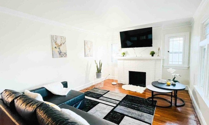 Lakewood Apartment | The Panda Apartment in Lakewood