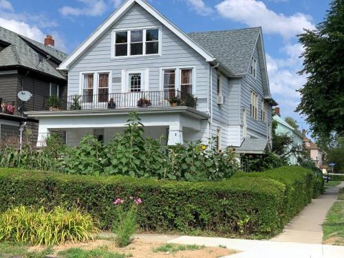 Downtown Buffalo Apartment | The Paradise House steps from the Heart of Hertel