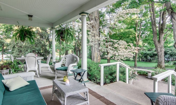Bellaire Bed & Breakfast | The Park Street Inn