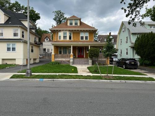 East Orange House | The Parkway 1