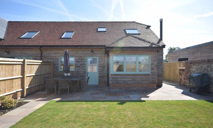 Emsworth Cottage | The Parlour , Emsworth - a barn conversion that sleeps 6 guests in 3 bedrooms