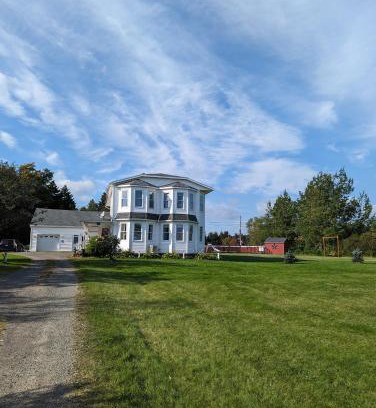 Parrsboro Bed & Breakfast | The Parrsboro Mansion Inn