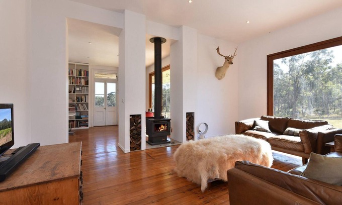 North Rothbury House | The Parson's Vineyard Retreat - get amongst the vineyards in a historic home