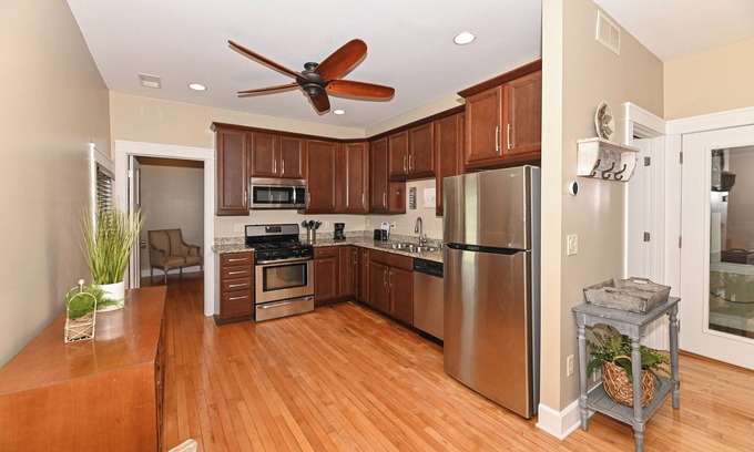 Historic Downtown Racine Apartment | The Party on 6th!
