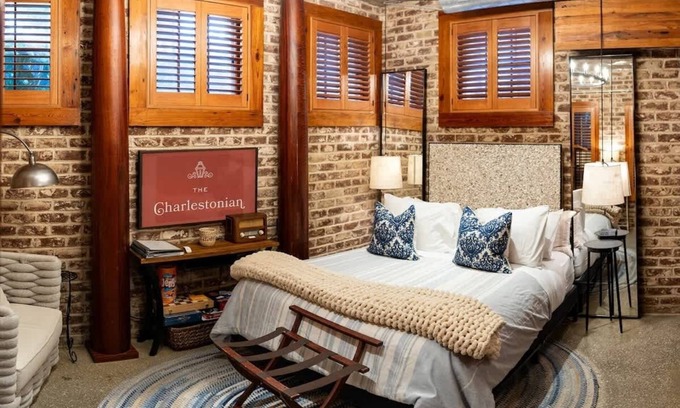 Cannonborough Elliotborough Hotel | The Patio Suite Summa