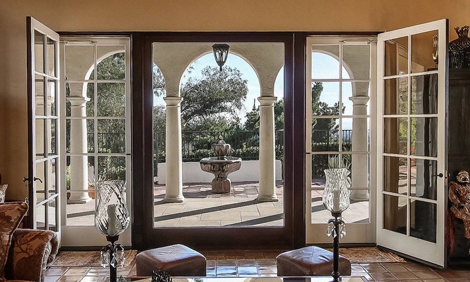 North Arroyo House | The Patrician Hollywood Universal