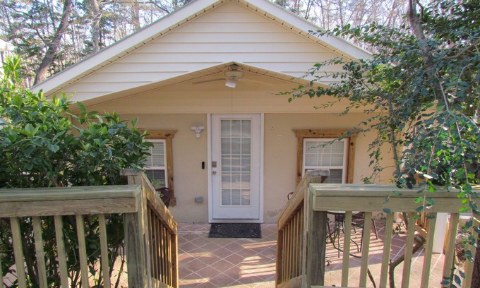 New London Cottage | The Peaceful Cove Cottage - Badin Lake Home, Cottage and boat for rent!