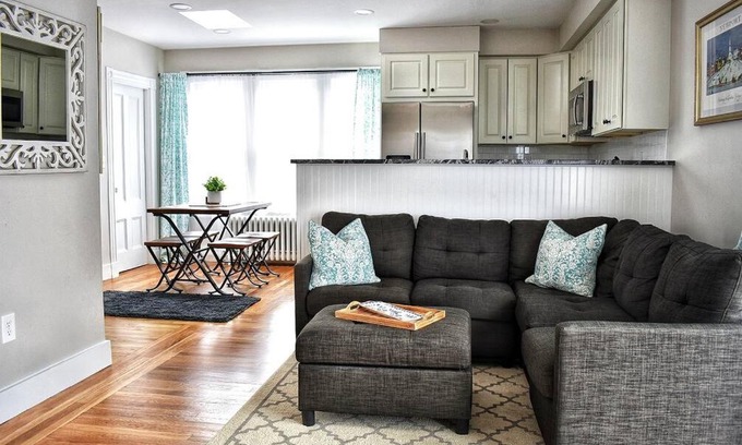 Fifth Ward Apartment | The Peaceful Puffin
