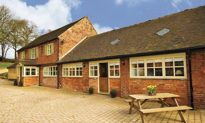 King's Bromley House | The Peacock Barn - E4713