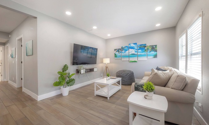 Sun Bay South House | The Pearl Cottage 2b/1R w King π & FAST WIFI