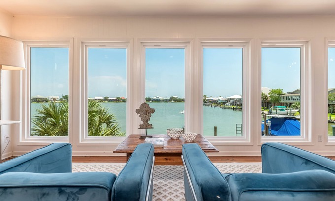Royal Lagoons House | The Pearl | Fall openings. Easy walk to gulf beach