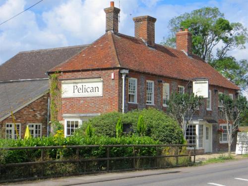 Axford Hotel | The Pelican Inn