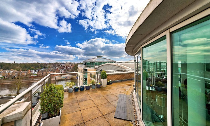 York Apartment | The Penthouse at 611 Westgate