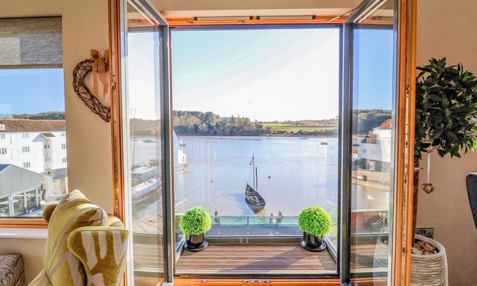 Martlesham Heath Cottage | The Penthouse