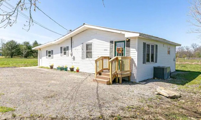 Unionville House | The Perch @ Bryant's Roost