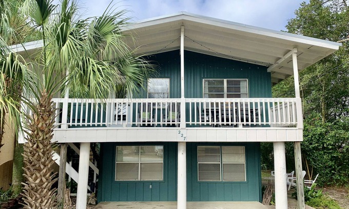 Laguna Beach Estates Cottage | The Perch- FREE Golf Cart! Recently Updated, Sleeps 5, 1.5blocks from the beach.