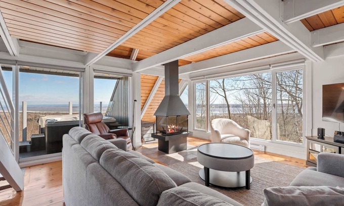 Beaupre Ski Chalet | The Perch - Spa & Pool