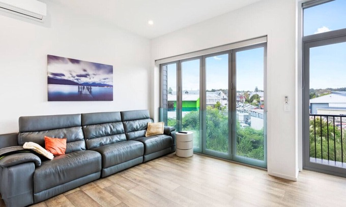 Albany Apartment | The Perfect Pad on the Shore seconds to Stadium