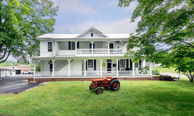 Kingston Apartment | the perfect blend of history, comfort, and convenience