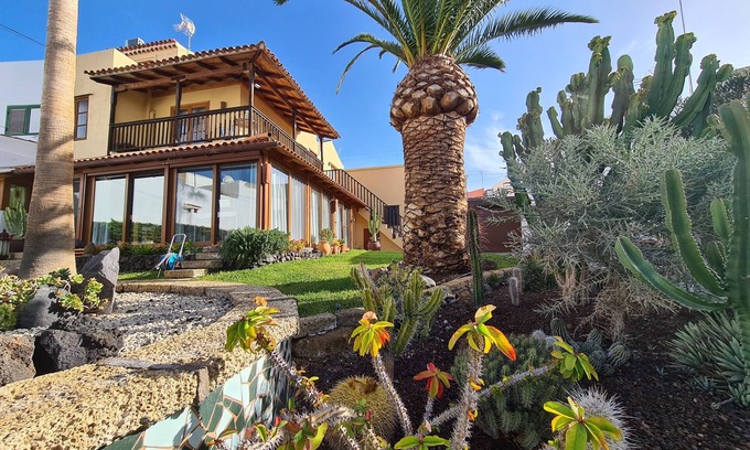 Chio Apartment | The perfect blend of tranquillity, beauty and functionality.