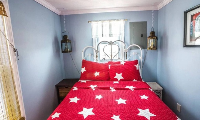Clinton Cottage | The Perfect Family Beachfront Cottage The Viola Cottage