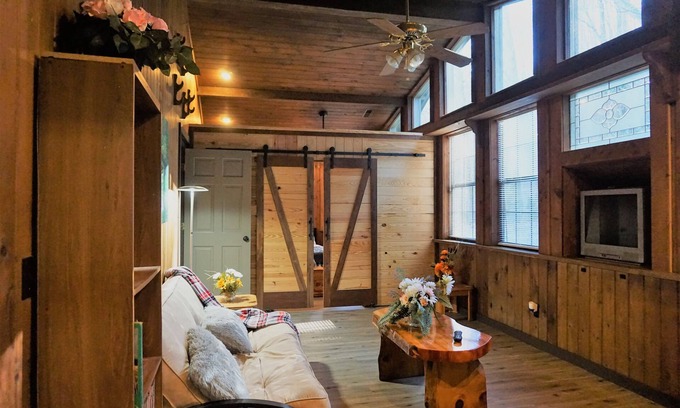 Cosby House | THE PERFECT FAMILY VACATION GETAWAY IN THE MOUNTAINS! Newly renovated w/ patio!