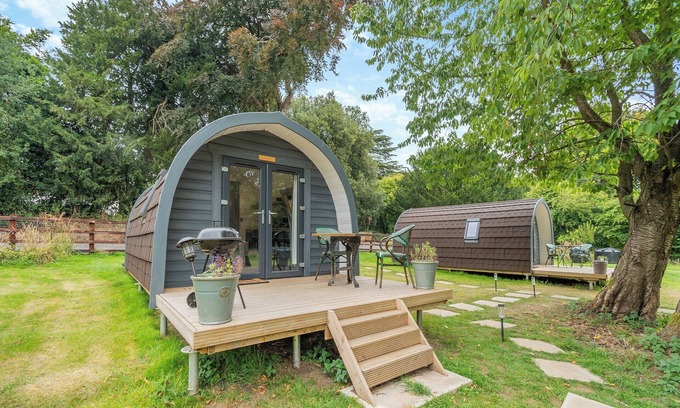 Welford Cottage | The perfect glamping spot for your next break in central England.