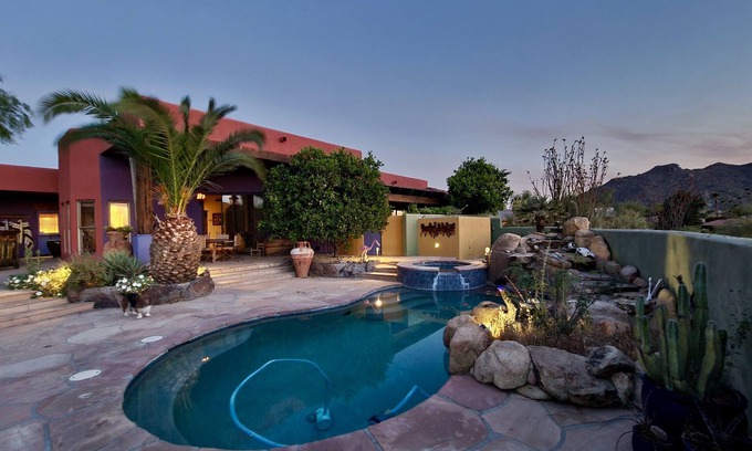 Carefree House | THE PERFECT HOME: THE BEST!nPrivate,Immaculate,Pool/Spa,Views,Easy walk to Town!