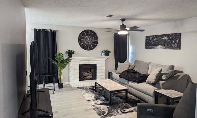 Spring Valley Condo | The Perfect Las Vegas Condo! Eight Minutes from the Strip and Allegiant Stadium!