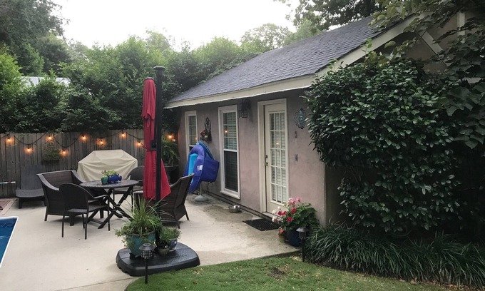 Summerville Cottage | The perfect Masters tournament sleeper cabin