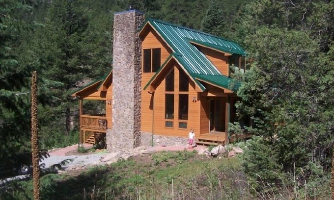 Lyons House | The Perfect Mountain Getaway