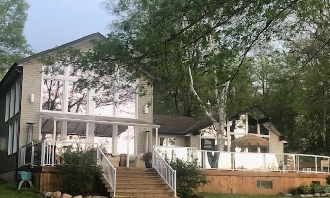 Georgian Bay House | The perfect place to create unforgettable memories with your family and friends.
