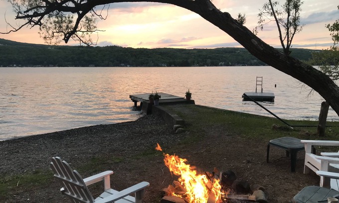 Hammondsport Cottage | The perfect place to stay for your fall wine tour! 10% off fall rental fees.