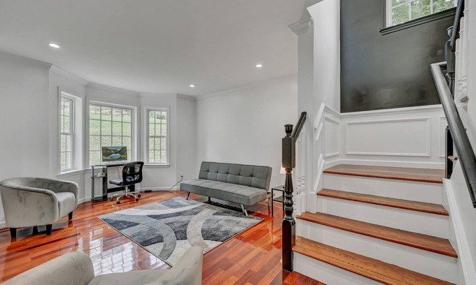 Bloomingburg House | The Perfect up to date Private Getaway to call home for a while